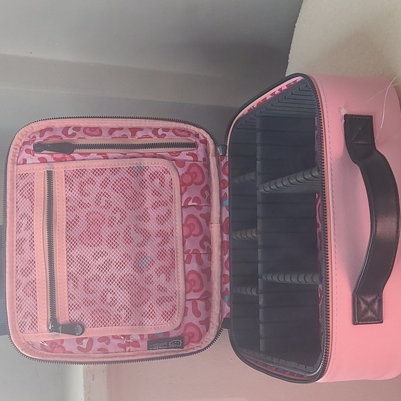 Hello Kitty cosmetic Bag - Picture 8 of 12